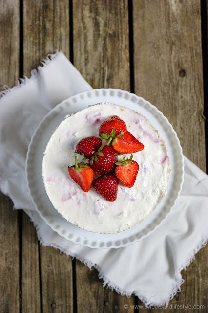 Herrlich cremige Erdbeer-Joghurt-Torte bei Sweets and Lifestyle