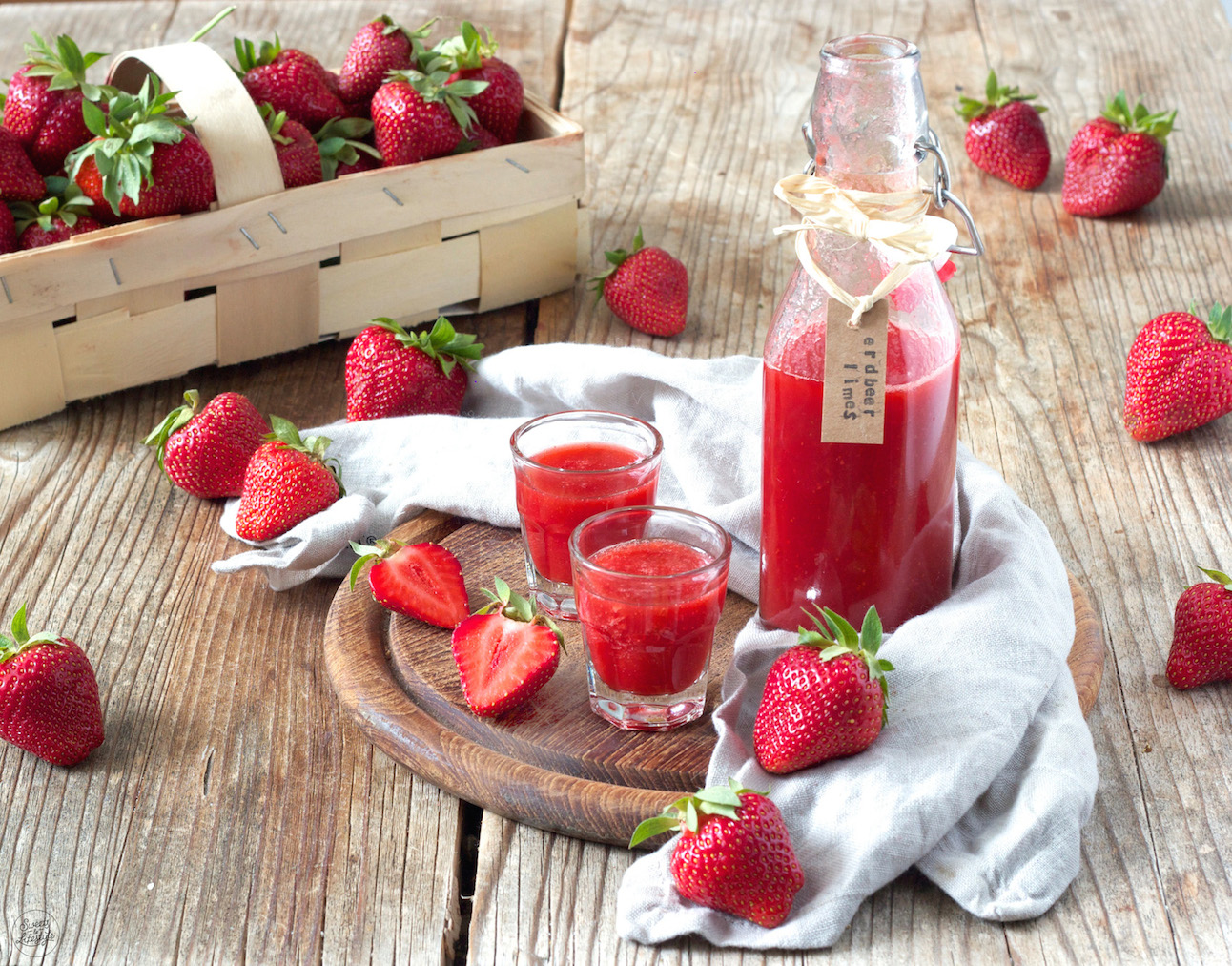 Erdbeerlimes mit Wodka - Rezept - Sweets &amp; Lifestyle®