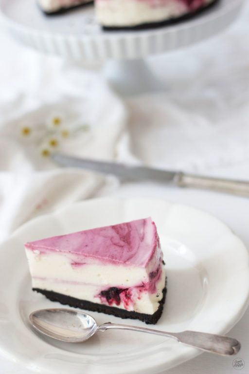 Oreo Cheesecake mit Brombeeren und weißer Schokolade - Sweets &amp; Lifestyle®
