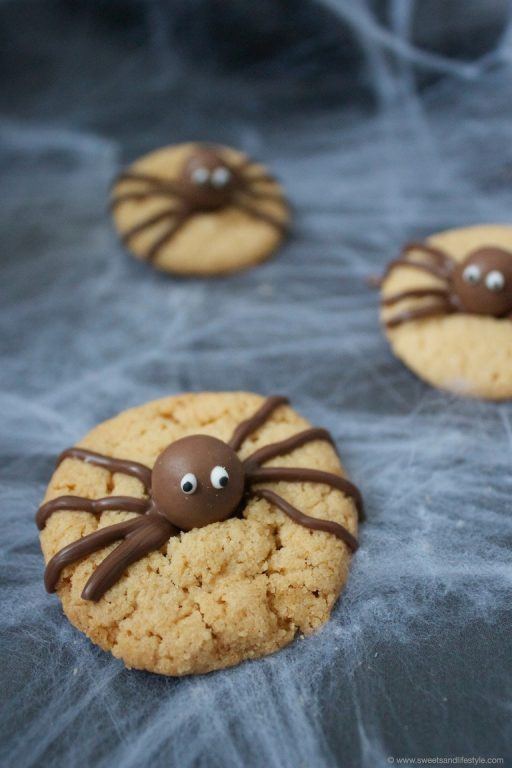 Gruselige, aber gut schmeckende Spinnencookies für Halloween von Sweets and Lifestyle