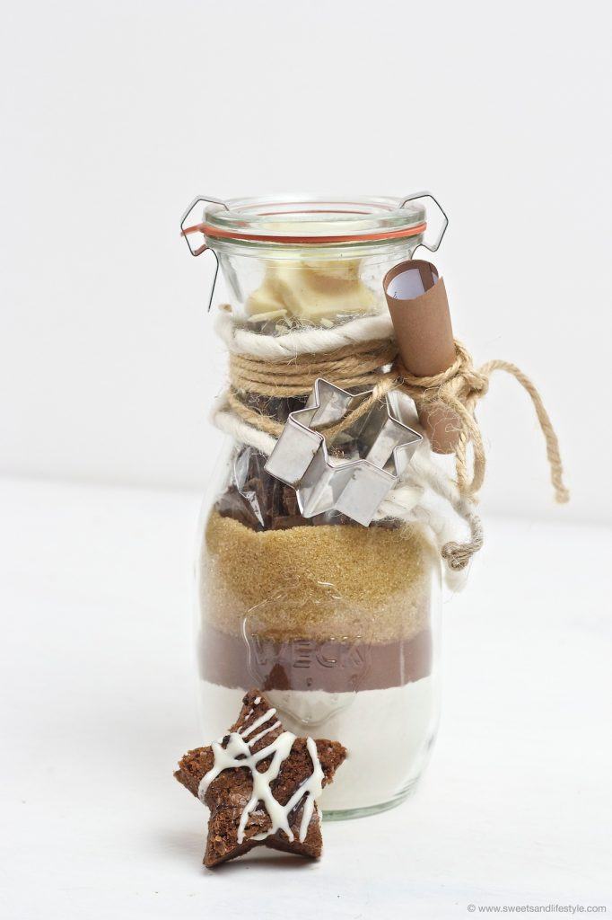 Weihnachtliche Schoko Brownie im Glas Backmischung nach einem Rezept von Sweets and Lifestyle