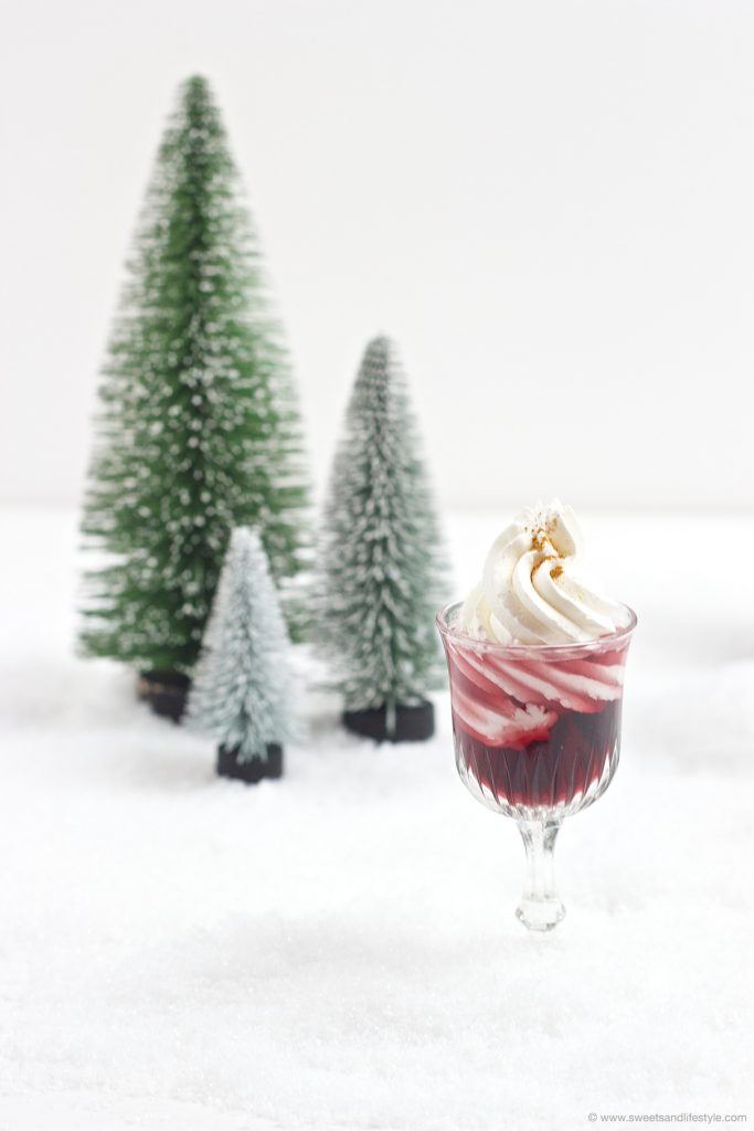 Sueffiges Schneewittchen - Rotweinlikör mit Schlagobers - nach einem Rezept von Sweets and Lifestyle