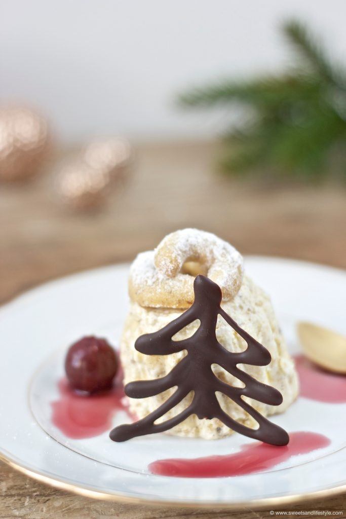 Köstliches Vanillekipferl Parfait, das perfekte Weihnachtsdessert, nach einem Rezept von Sweets and Lifestyle