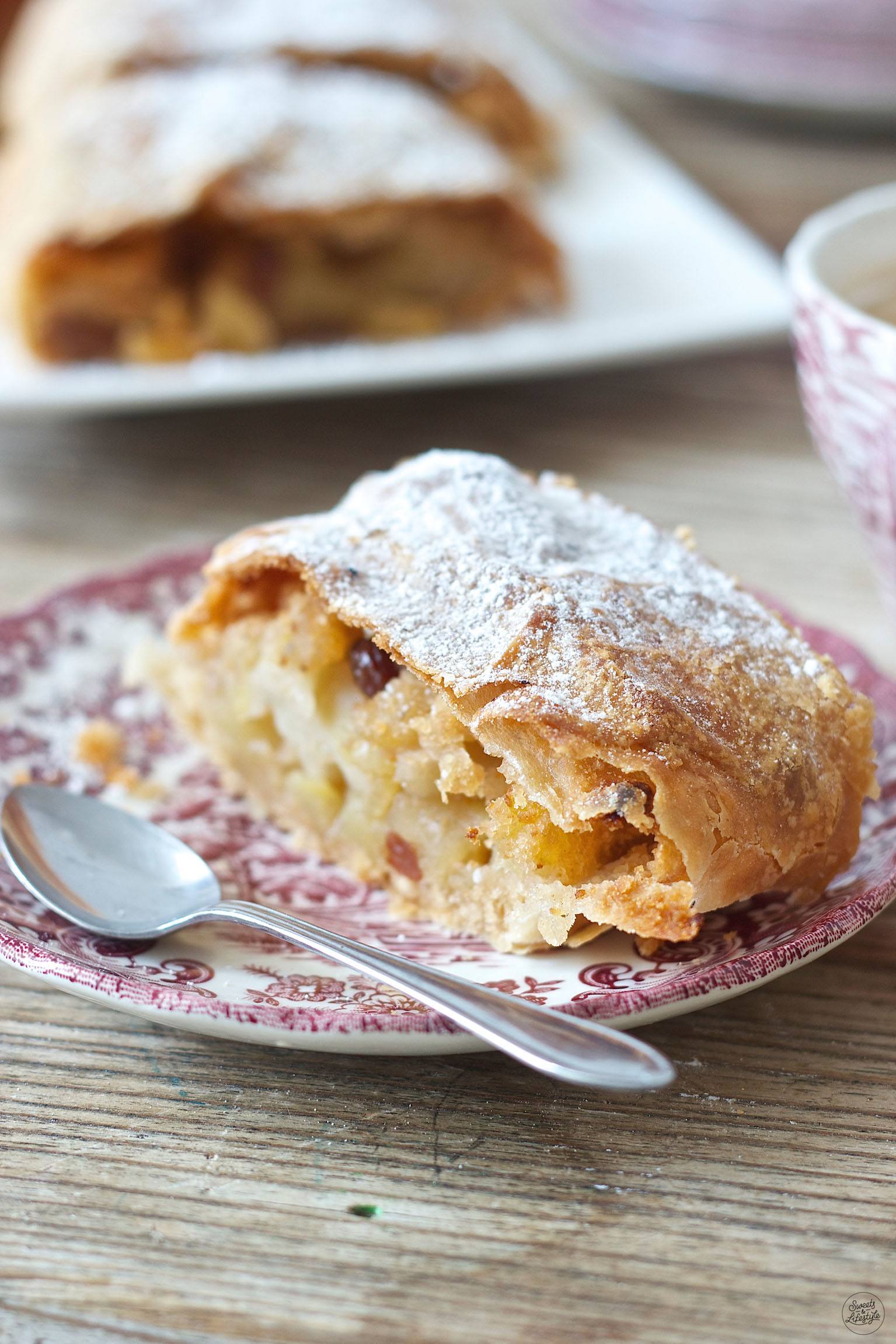Wiener Apfelstrudel - Sweets and Lifestyle
