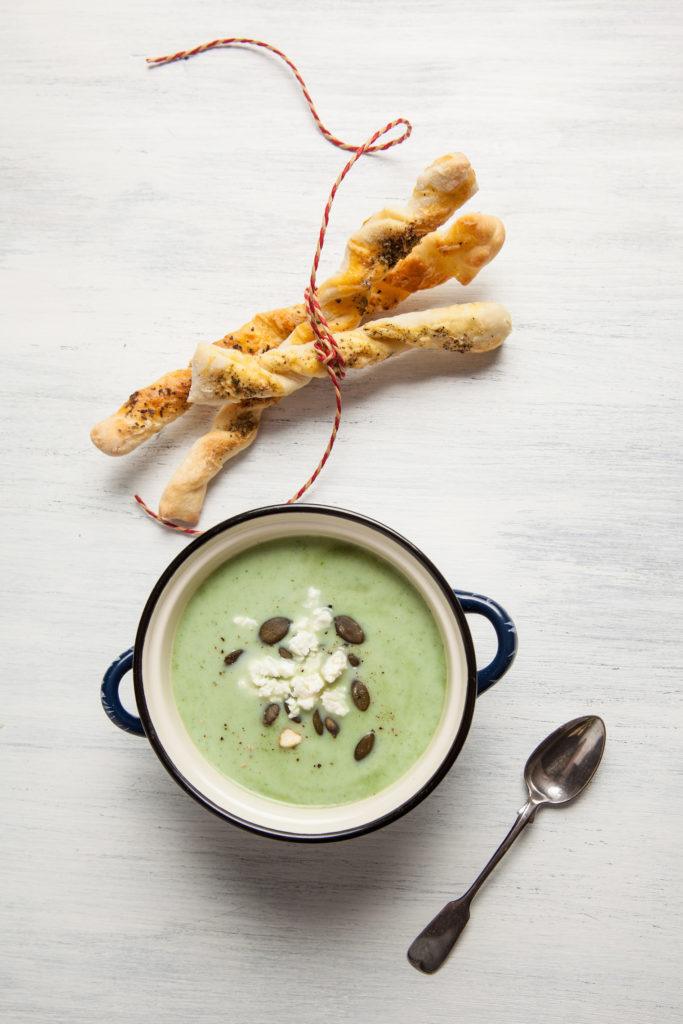 Erfrischende kalte Zucchini Joghurt Suppe ideal an heißen Tagen von Sweets and Lifestyle