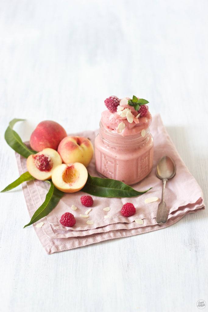 Erfrischende Pfirsich-Himbeer-Nicecream von Sweets and Lifestyle