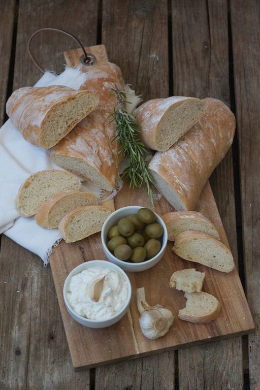 Selbst gemachtes Rosmarin Baguette von Sweets and Lifestyle