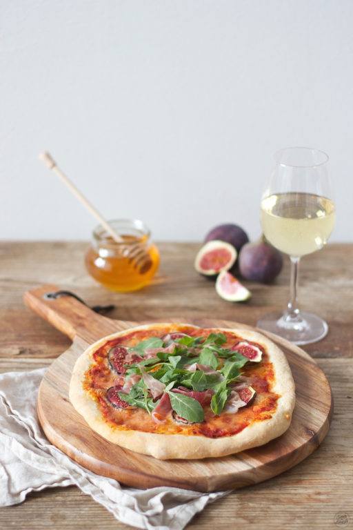 Pizza mit Feigen, Prosciutto und Rucola - Sweets &amp; Lifestyle