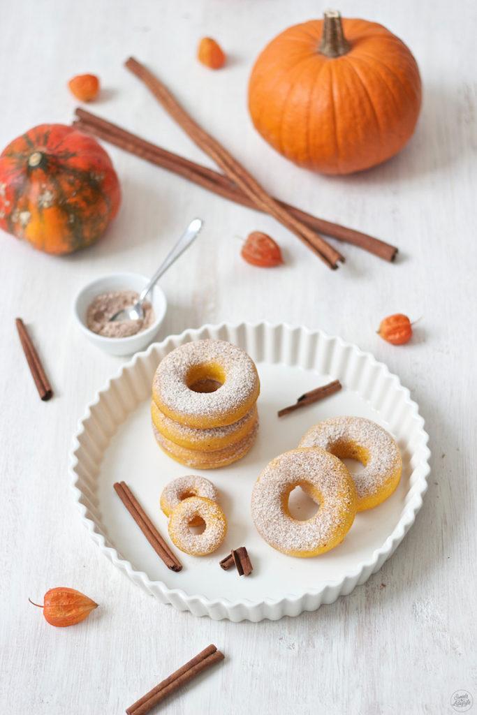 Kürbis Donuts mit Pumpkin Pie Spice Zucker von Sweets & Lifestyle®