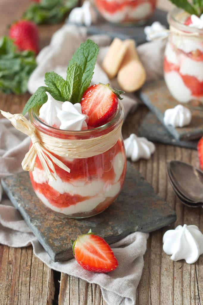 Rhabarber Erdbeer Tiramisu mit Mascarpone ohne Ei von Sweets & Lifestyle®