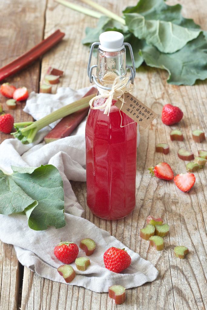 Fruchtiger Rhabarber Erdbeer Sirup von Sweets & Lifestyle®