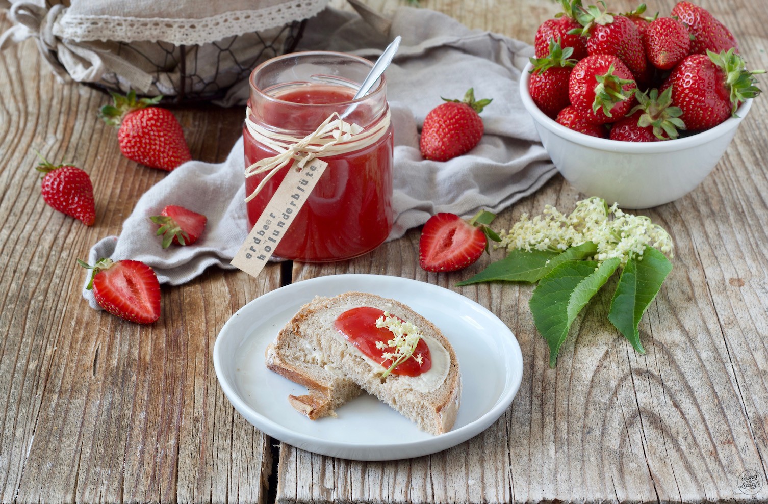 Erdbeer Holunderblüten Marmelade - Rezept - Sweets &amp; Lifestyle®