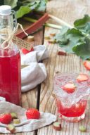 Rezept für einen Rhabarber Erdbeer Sirup von Sweets & Lifestyle®