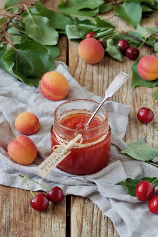 Fruchtige Aprikosen Kirschen Konfitüre nach einem Rezept von Sweets & Lifestyle®