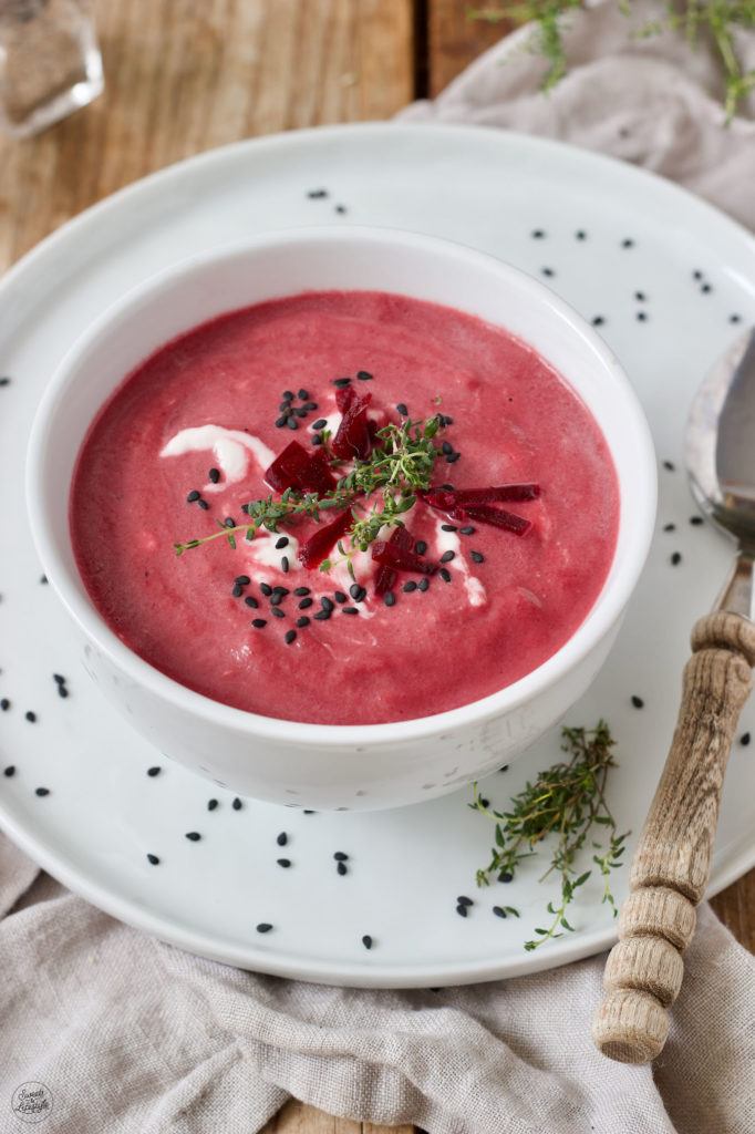 Leckere Rote Rüben Suppe mit Kren nach einem Rezept von Sweets & Lifestyle®