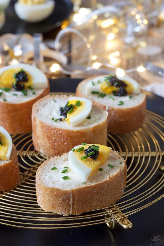 Mit Frischkäse gefülltes Baguette mit Kaviar nach einem Rezept von Sweets & Lifestyle®