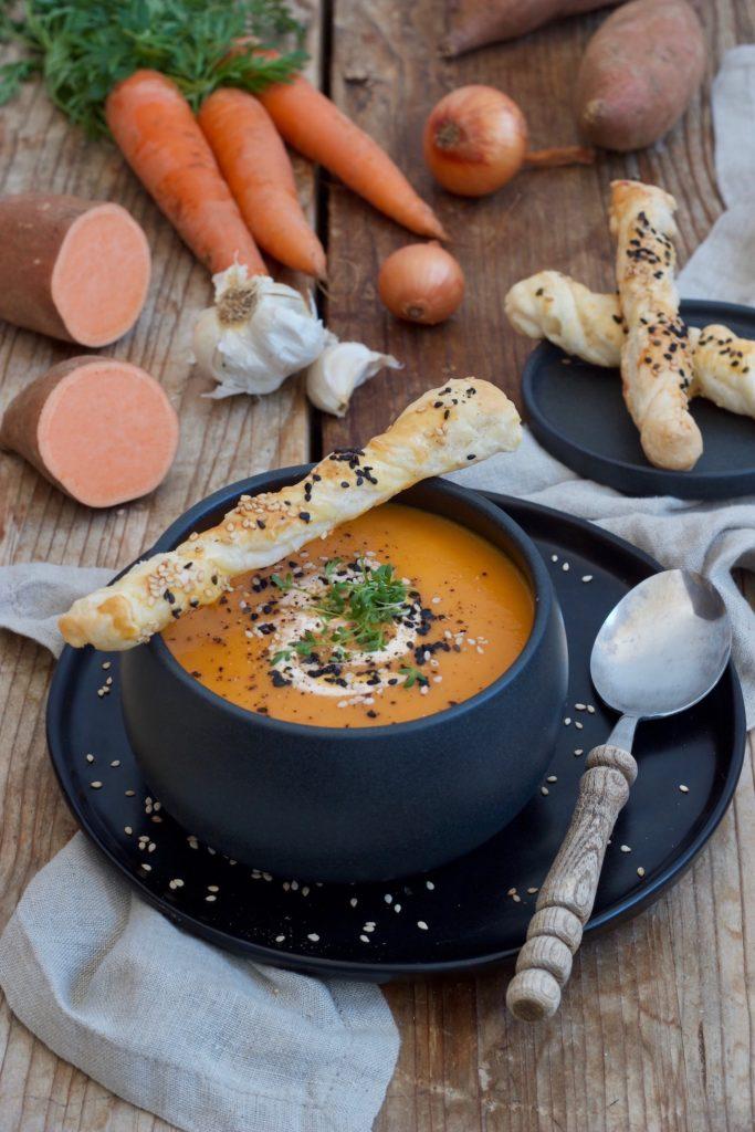 Würzige Süßkartoffel-Karotten-Suppe nach einem Rezept von Sweets & Lifestyle®