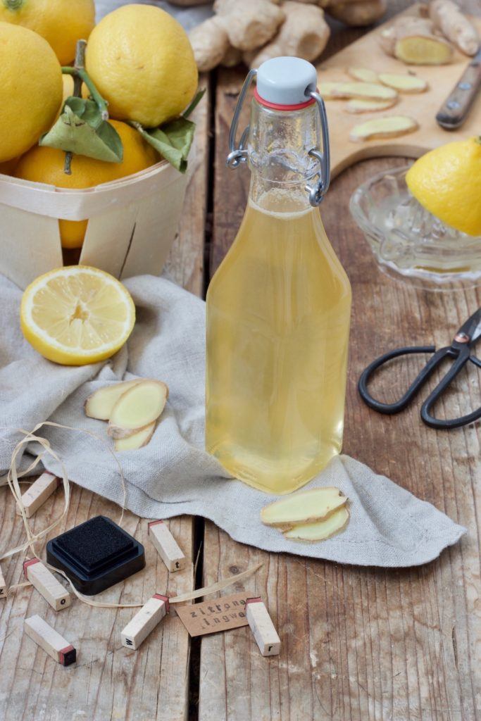 Selbst gemachter Zitronen-Ingwer-Sirup nach einem Rezept von Sweets & Lifestyle®