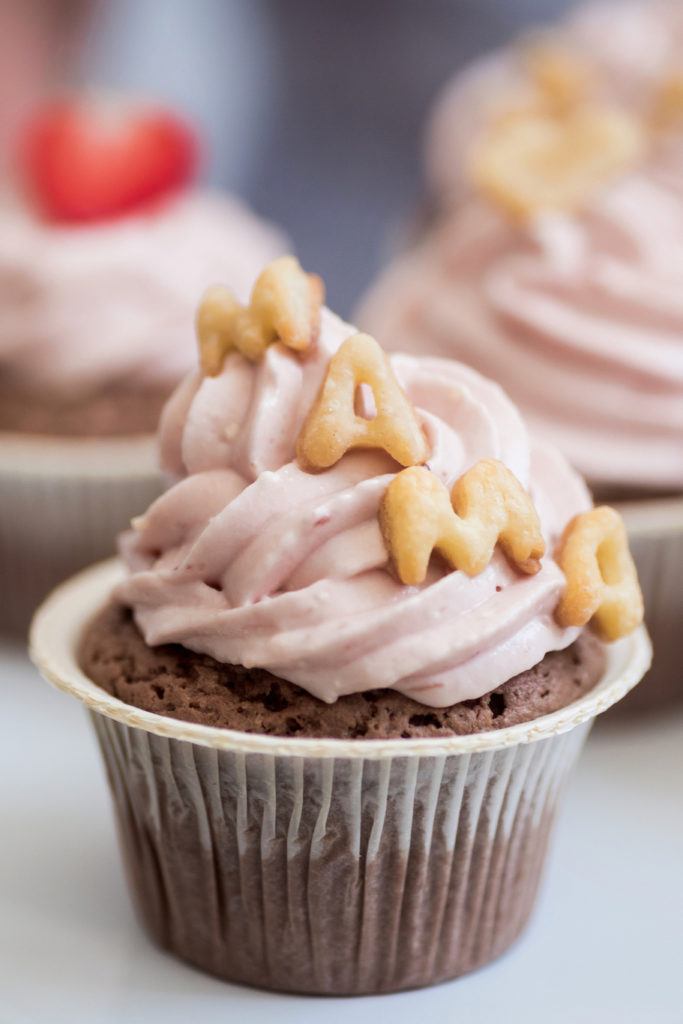 Erdbeercupcake mit Mama Mürbteigkeksen als Muttertagscupcakes nach einem Rezept von Sweets & Lifestyle®
