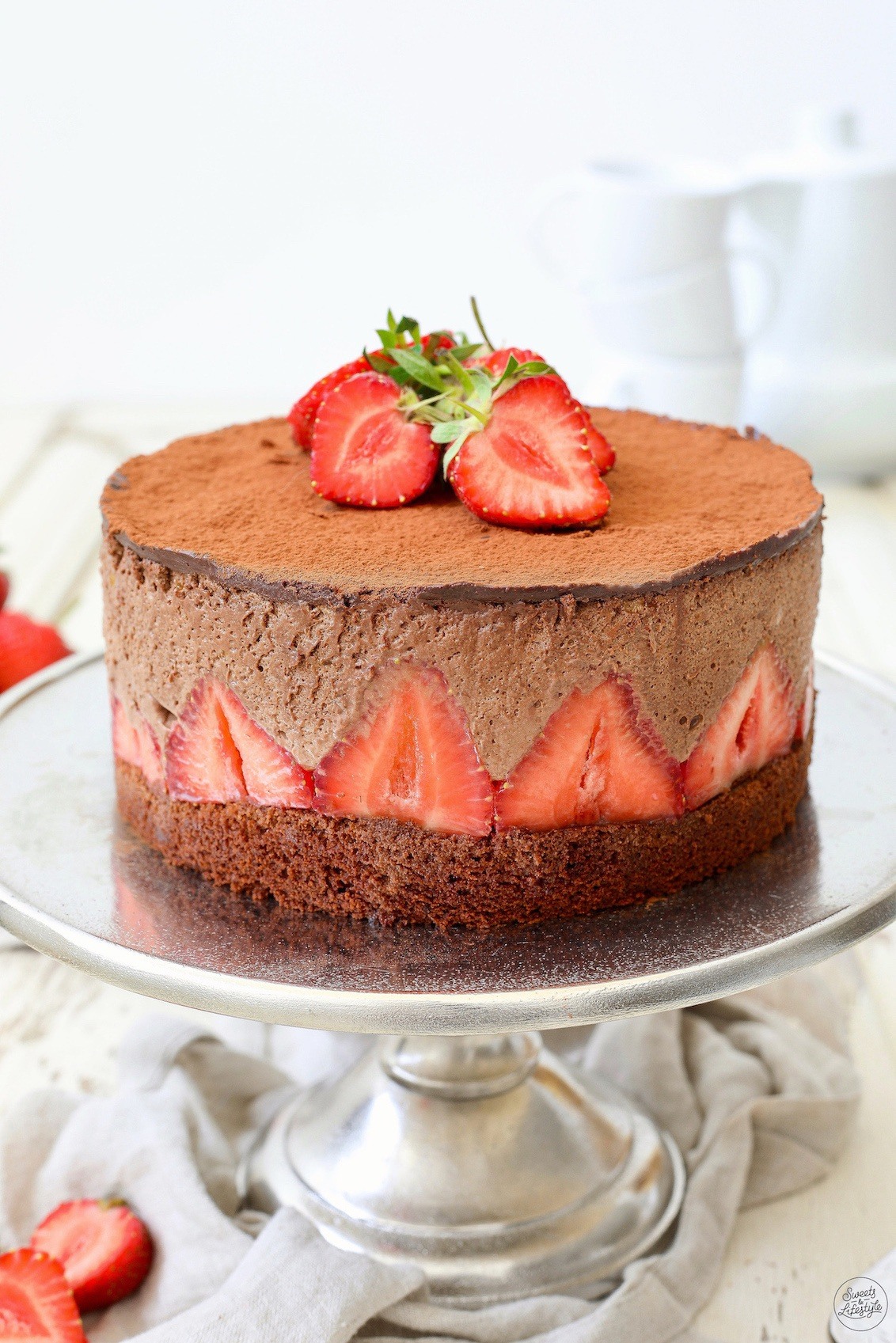 Schokomousse-Torte mit Erdbeeren - Rezept - Sweets &amp; Lifestyle®