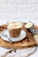 Kaffee mit Vanilleeis serviert von Sweets & Lifestyle®