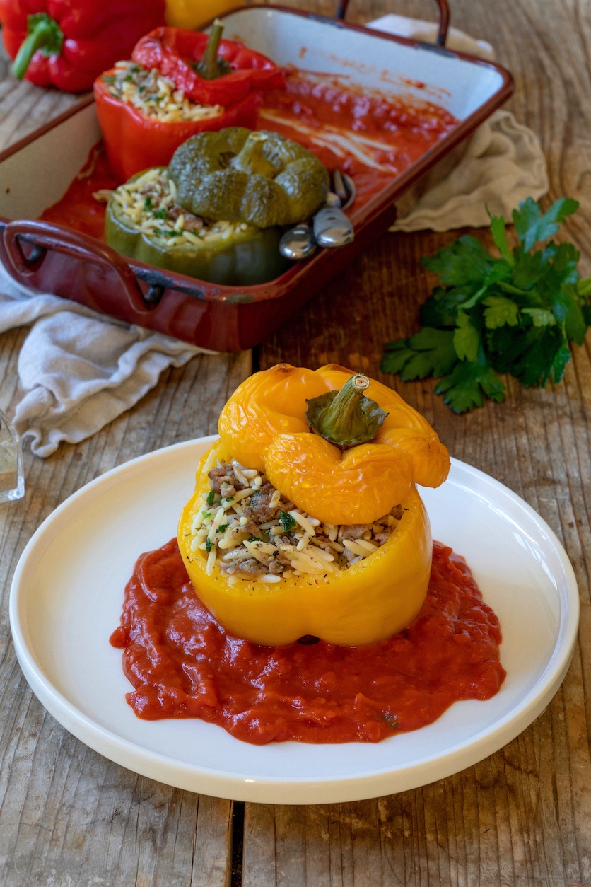Gefüllte Paprika mit Tomatensauce - Rezept - Sweets &amp; Lifestyle®