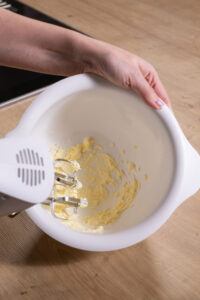 schaumig geschlagene Butter fuer die Griessnockerl nach einem Rezept von Sweets & Lifestyle®