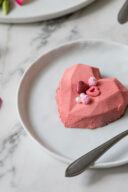 Rezept fuer leckere Erdbeer Oreo Herz Cakesicles im Geo Style von Sweets & Lifestyle®