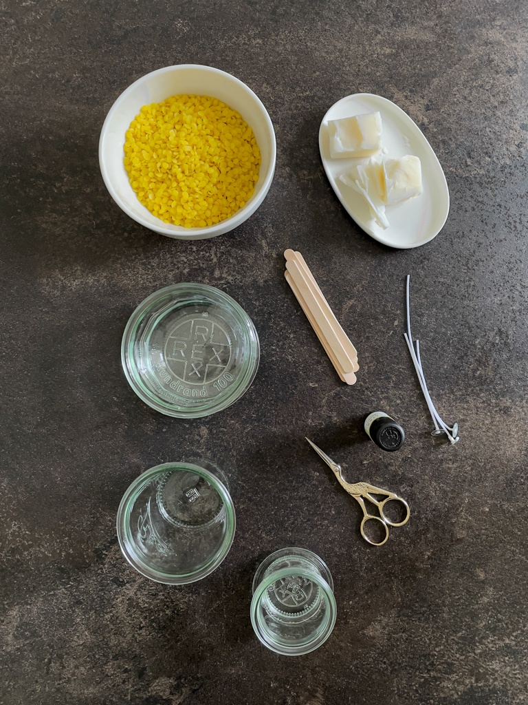 Utensilien fuer die Herstellung einer Citronella Kerze nach einer DIY Anleitung von Sweets & Lifestyle®