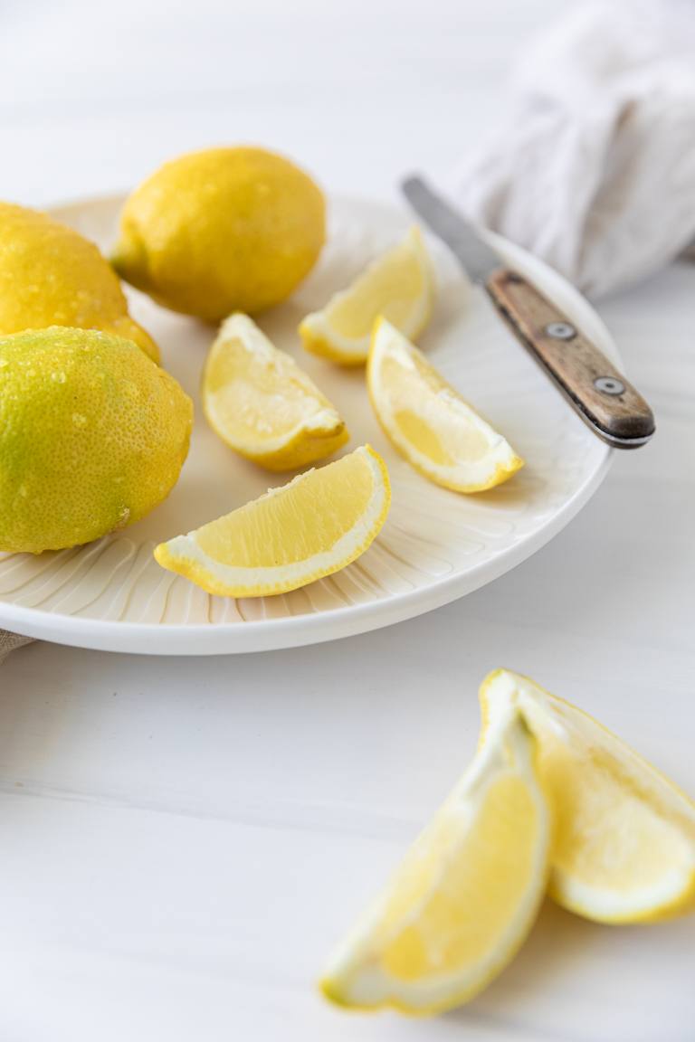 Frische Zitronen fuer den selbst gemachten Zitroneneistee nach einem Rezept von Sweets & Lifestyle®