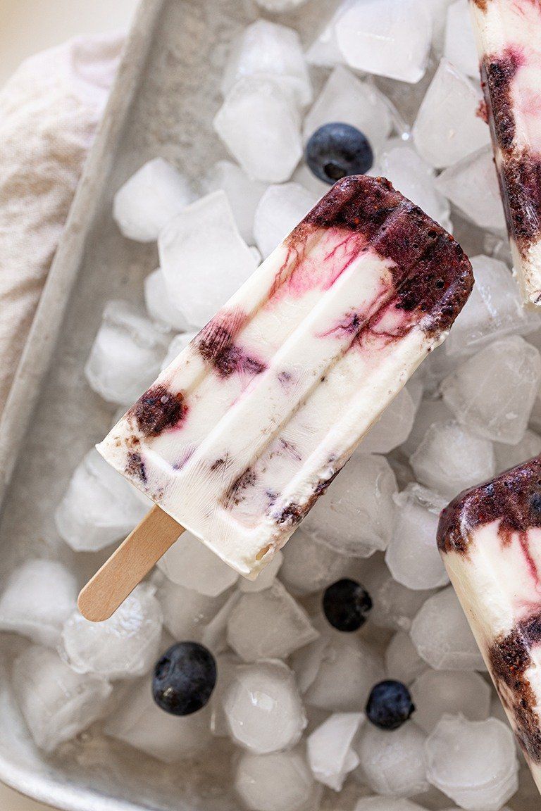 Einfaches Heidelbeer Joghurt Eis am Stiel nach einem Rezept von Sweets & Lifestyle®