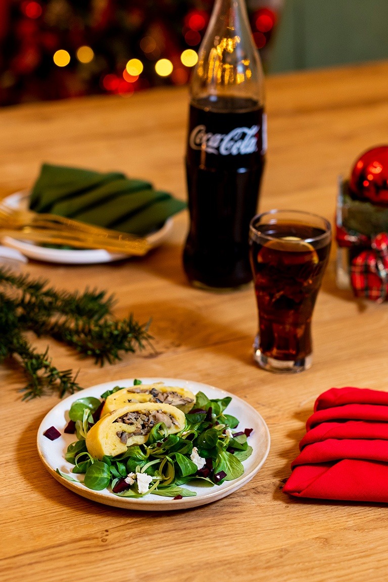 Kartoffel Pilz Roulade auf Vogerlsalat nach einem Rezept von Sweets & Lifestyle® als Vorspeise zu Weihnachten