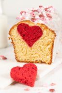 Rezept fuer einen Kuchen mit Herz im Inneren von Foodbloggerin Verena Pelikan