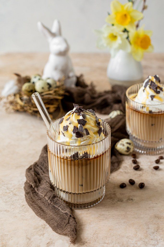 Eiskaffee mit Eierlikoer verfeinert nach einem Rezept von Foodbloggerin Verena Pelikan