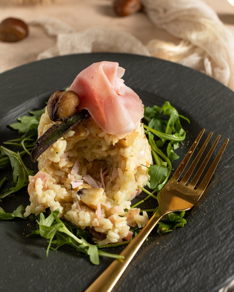 Wunderbar schlotziges Maroni Schinken Risotto mit Salbei nach einem Rezept von Foodbloggerin Verena Pelikan