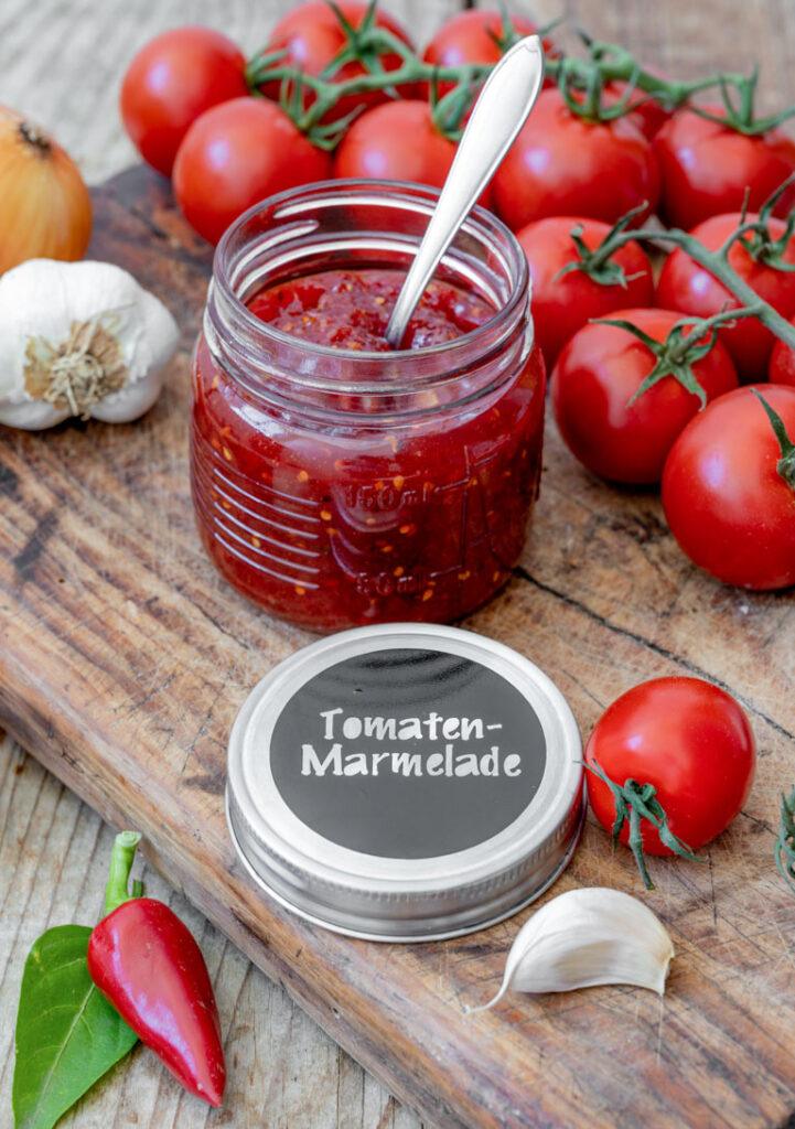 Fruchtig pikante Tomatenmarmelade nach einem einfachen Rezept von Verena Pelikan