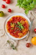 Schnelle Tomaten Tarte Tatin mit Blaetterteig gemacht nach einem Rezept von Verena Pelikan