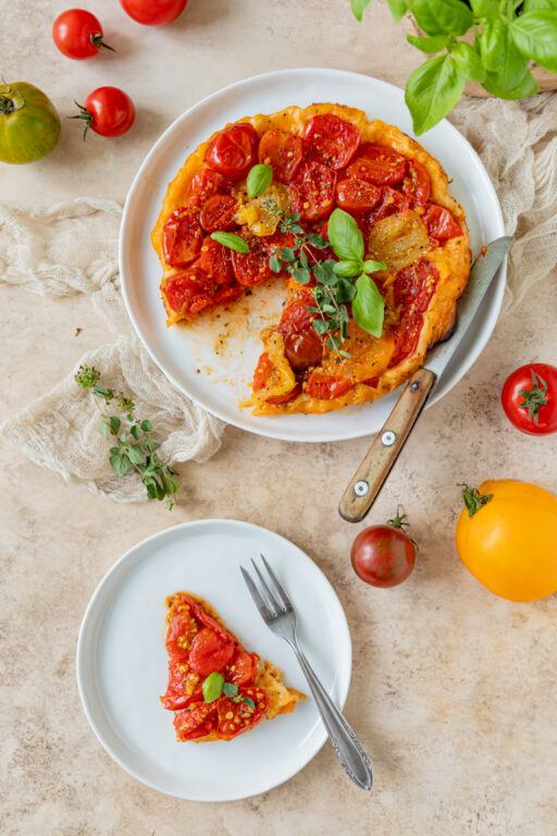 Leckere Tomaten Tarte Tatin als schnelles Essen und als Snack zum Aperitif